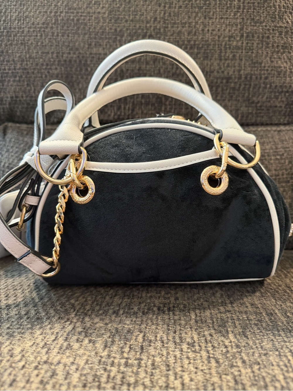 Juicy Couture  EXCLUSIVE-RARE Logo Hardware Detachable Strap /Crossbody 🆕 - Picture 6 of 14